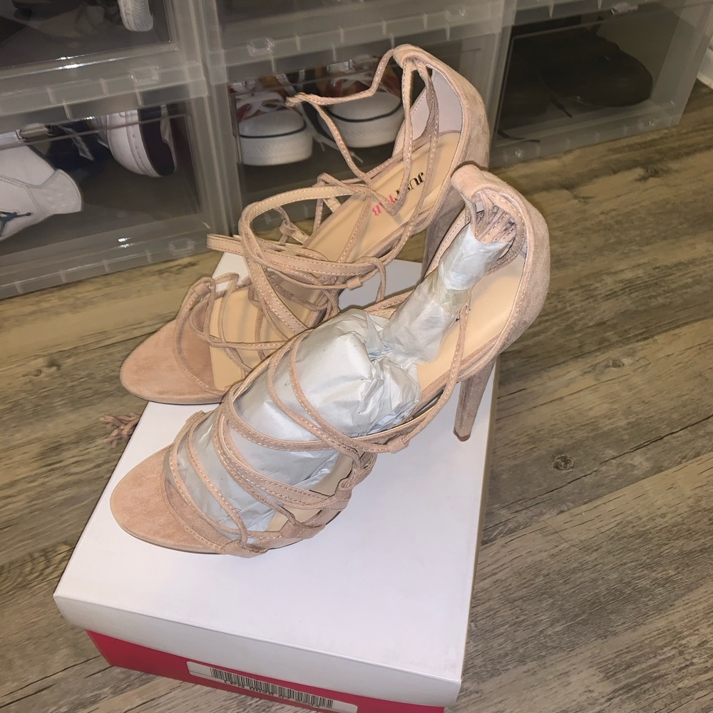 Lace up sandals!
